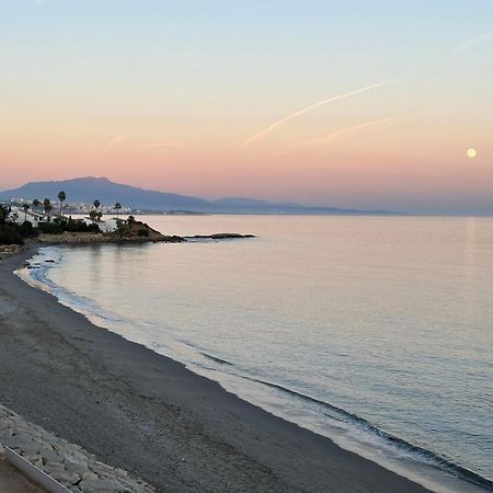 Beachfront, Top Floor Corner 2-Bed, Estepona Paseo 아파트 외부 사진