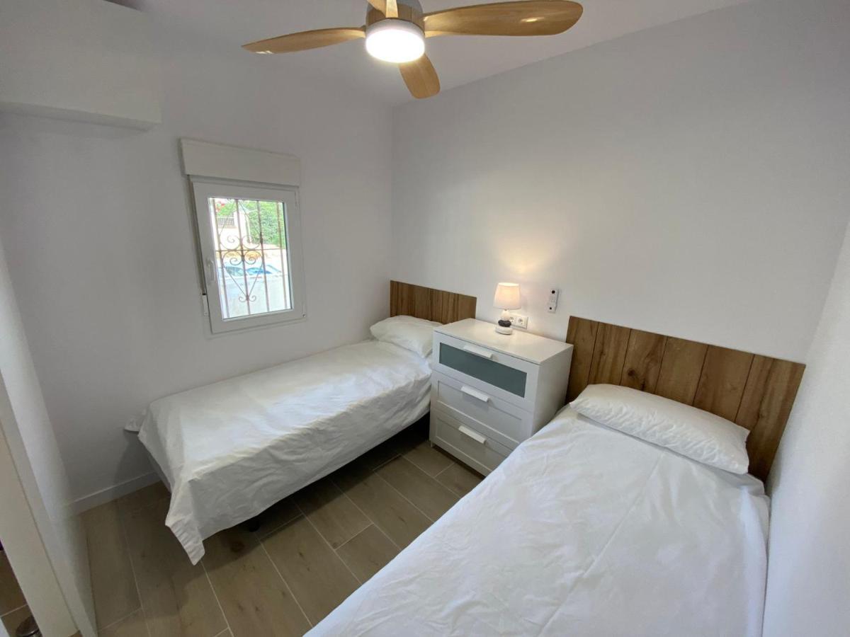 Beachfront, Top Floor Corner 2-Bed, Estepona Paseo 아파트 외부 사진